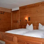 Berggasthaus Weingarten אורחן 3*